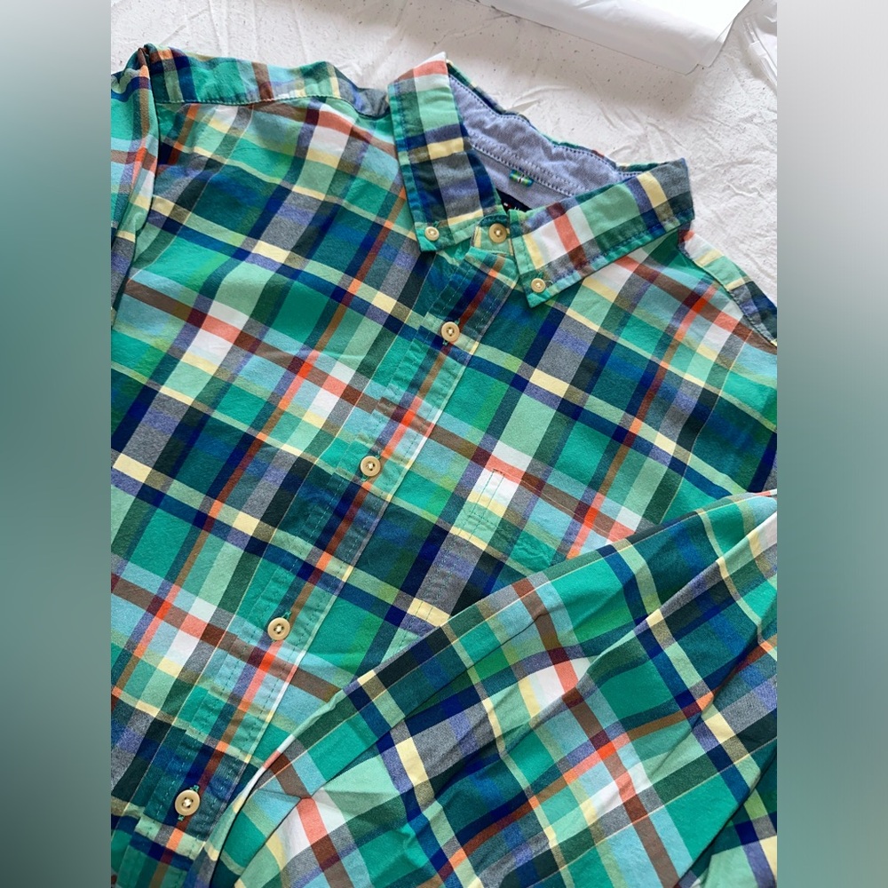 Tommy Hilfiger button-down plaid long sleeve shirt men’s